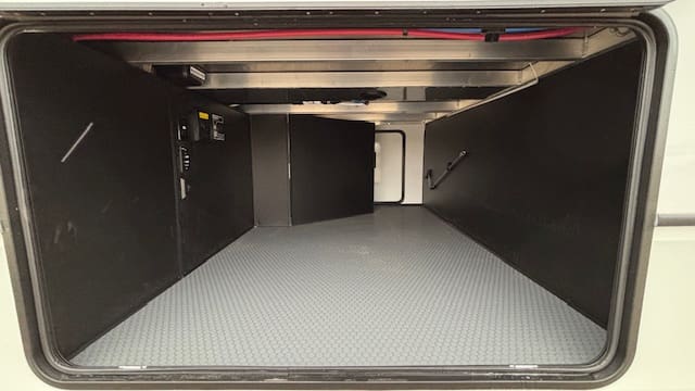 2026 MONTANA 3231CK by KEYSTONE - Image 6