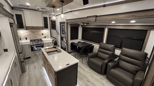 2026 MONTANA 3231CK by KEYSTONE - Image 9