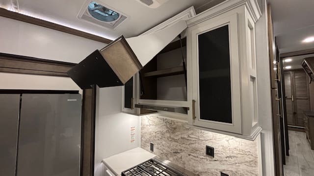 2026 MONTANA 3231CK by KEYSTONE - Image 12