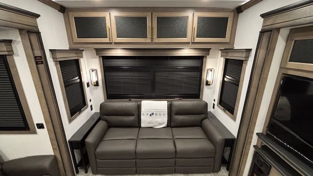 2026 MONTANA 3231CK by KEYSTONE - Image 16