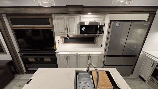 2026 MONTANA 3231CK by KEYSTONE - Image 13