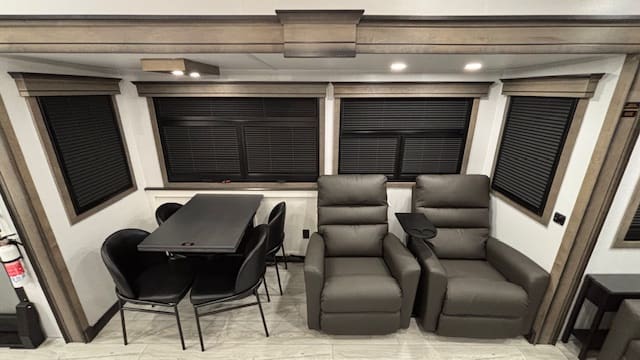 2026 MONTANA 3231CK by KEYSTONE - Image 17