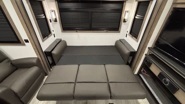 2026 MONTANA 3231CK by KEYSTONE - Image 18