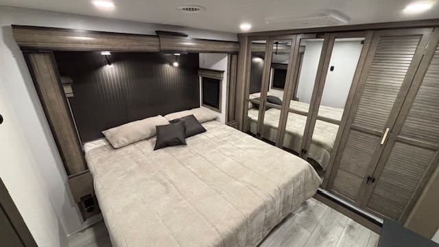 2026 MONTANA 3231CK by KEYSTONE - Image 24