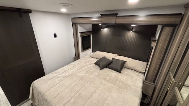 2026 MONTANA 3231CK by KEYSTONE - Image 25