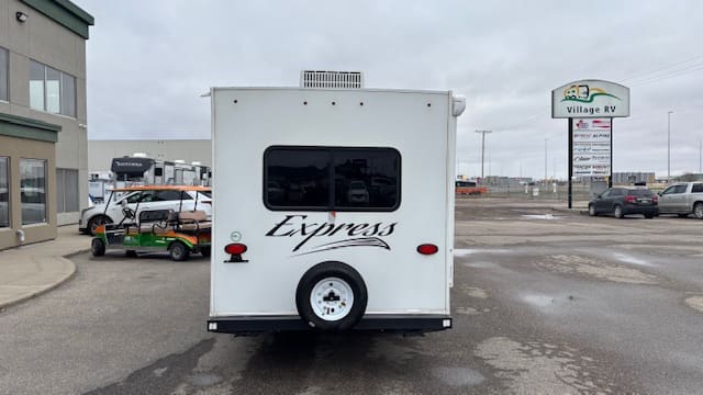 2017 EXPRESS E19QBH by TRAVEL LITE - Image 5