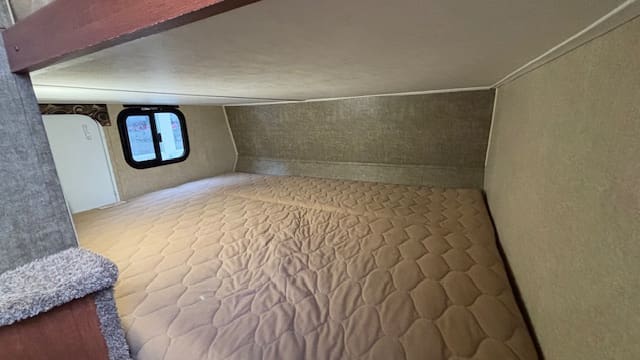 2017 EXPRESS E19QBH by TRAVEL LITE - Image 15