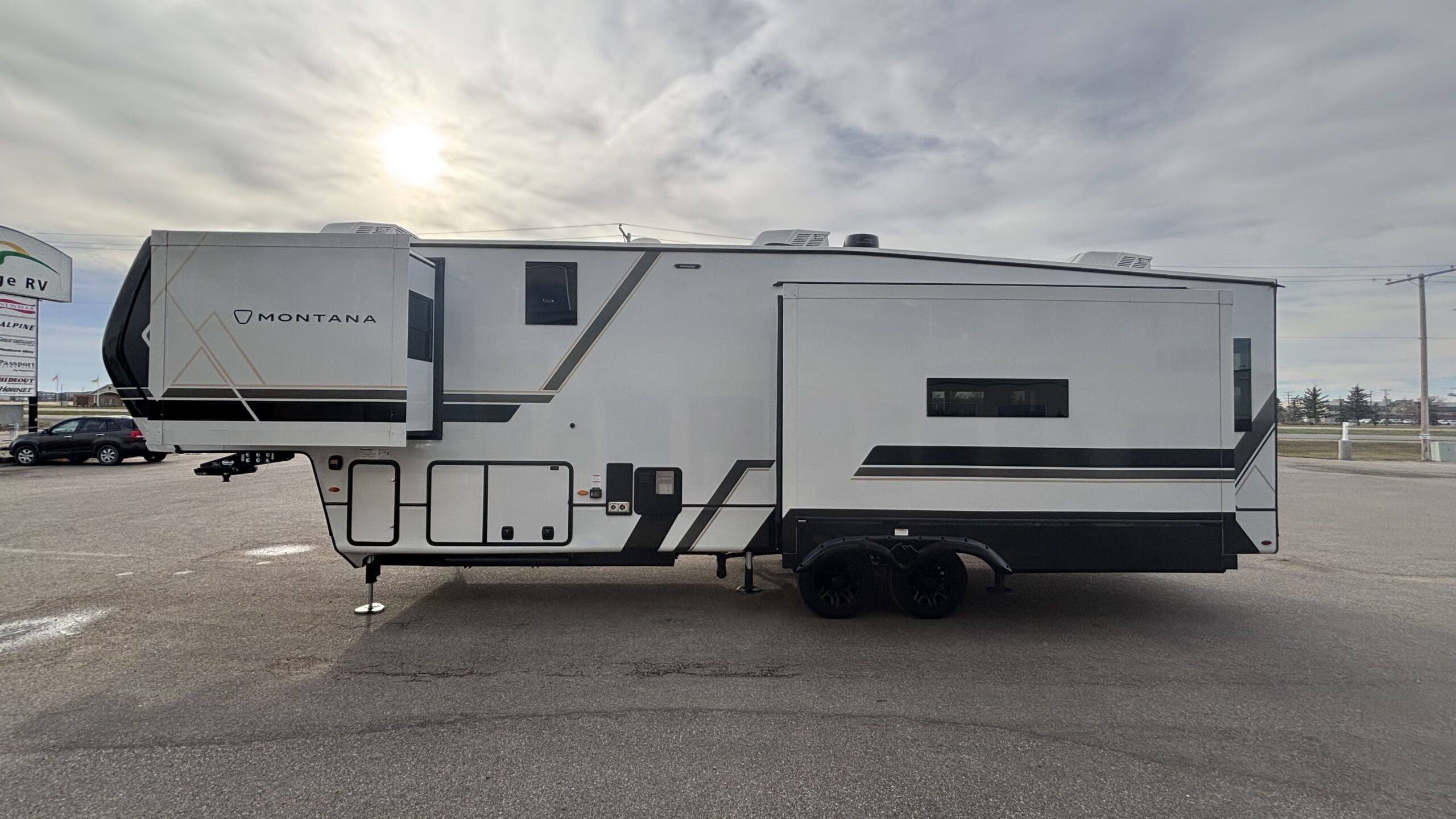 2026 MONTANA 3231CK by KEYSTONE - Image 4