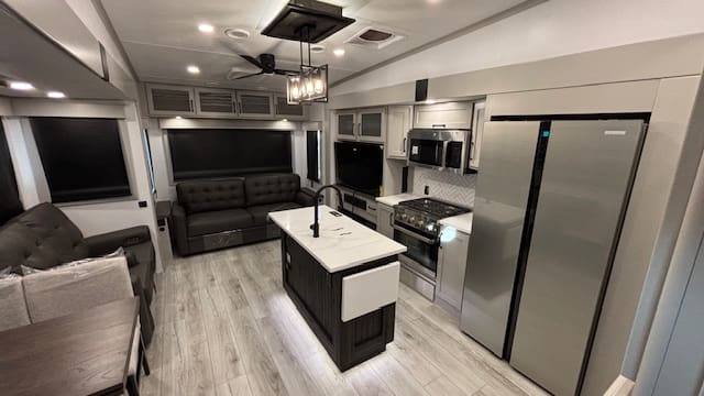 2026 HC MONTANA 295RL by KEYSTONE - Image 8