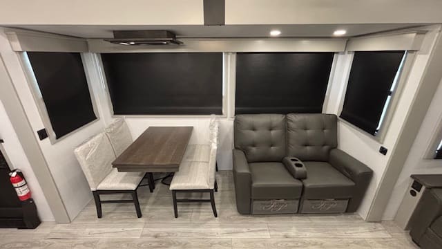 2026 HC MONTANA 295RL by KEYSTONE - Image 14