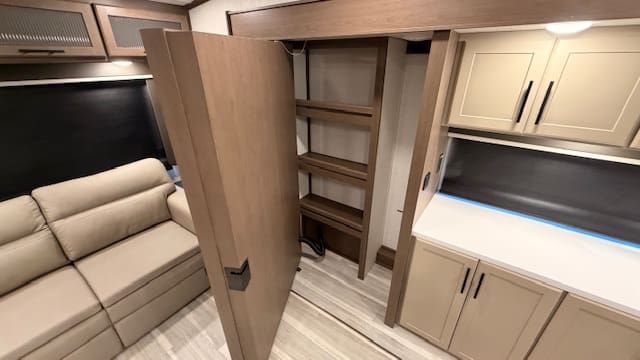 2026 COUGAR 28RLI by KEYSTONE - Image 15