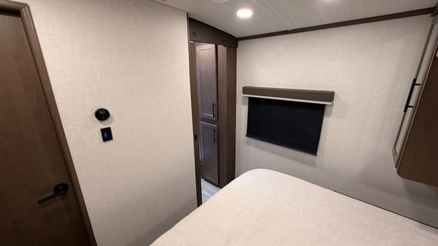2026 COUGAR 34TSB by KEYSTONE - Image 40