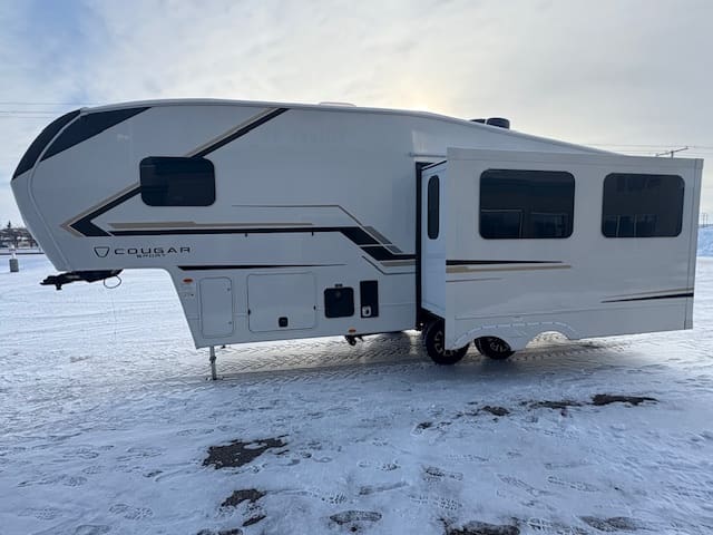 2026 COUGAR 2400RE by KEYSTONE - Image 4