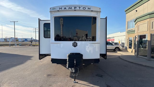 2026 HAMPTON 372FDB by CROSSROADS - Image 3