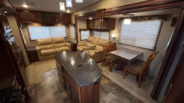 2015 CRUSADER 315RST by PRIME TIME - Image 6