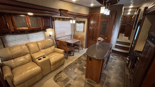 2015 CRUSADER 315RST by PRIME TIME - Image 9