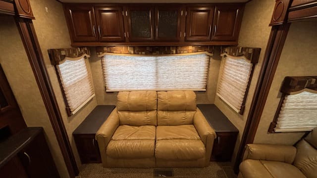 2015 CRUSADER 315RST by PRIME TIME - Image 12