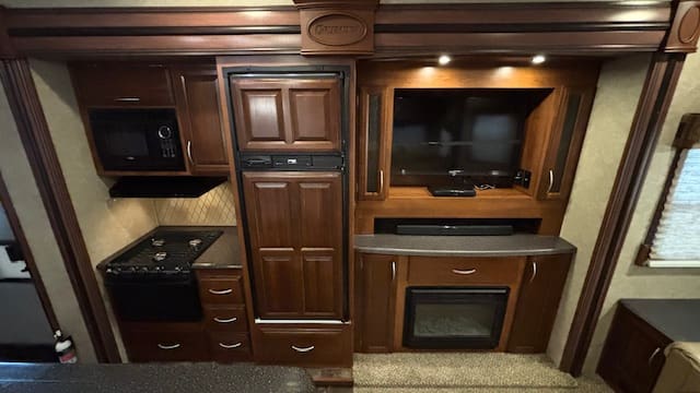 2015 CRUSADER 315RST by PRIME TIME - Image 14