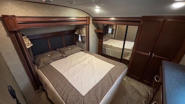 2015 CRUSADER 315RST by PRIME TIME - Image 19