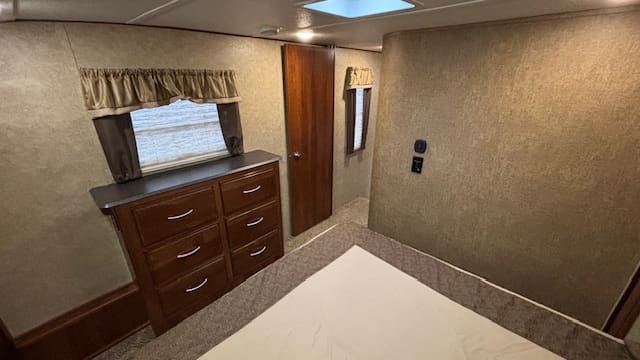 2015 CRUSADER 315RST by PRIME TIME - Image 21