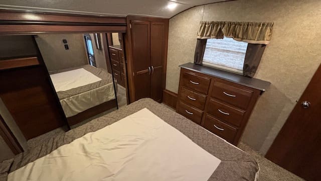 2015 CRUSADER 315RST by PRIME TIME - Image 22