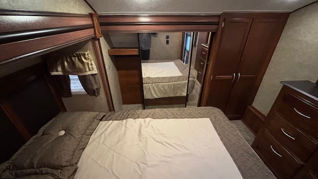 2015 CRUSADER 315RST by PRIME TIME - Image 23