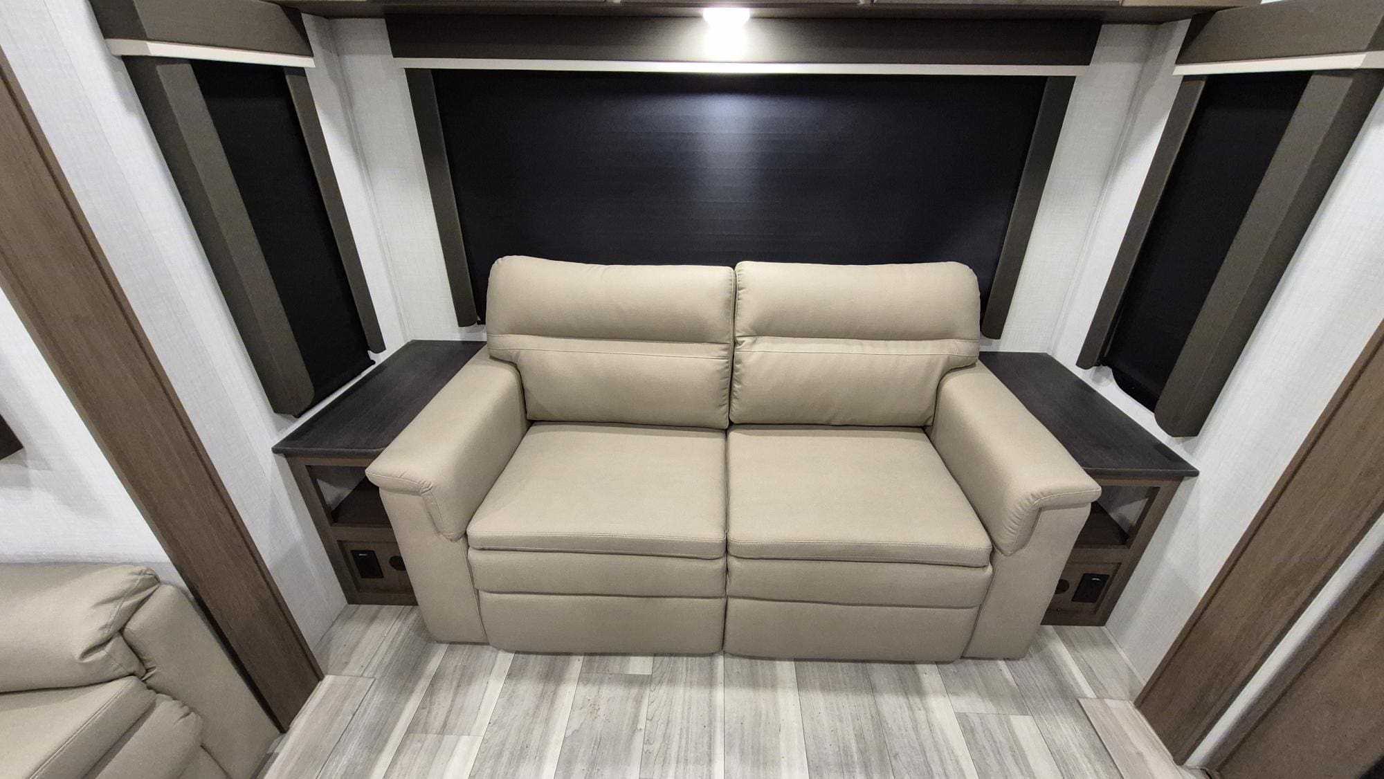 2026 COUGAR 33RLI by KEYSTONE - Image 12