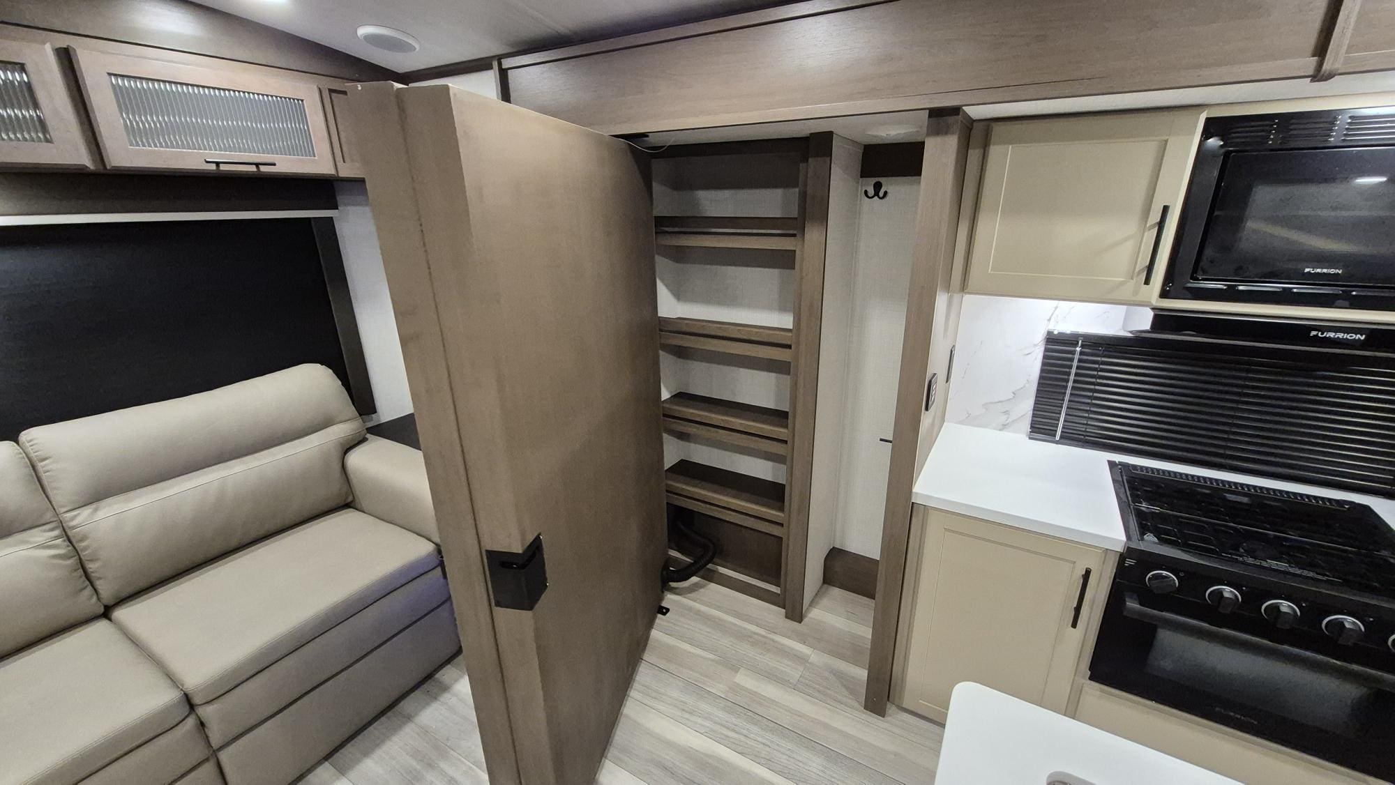 2026 COUGAR 33RLI by KEYSTONE - Image 15