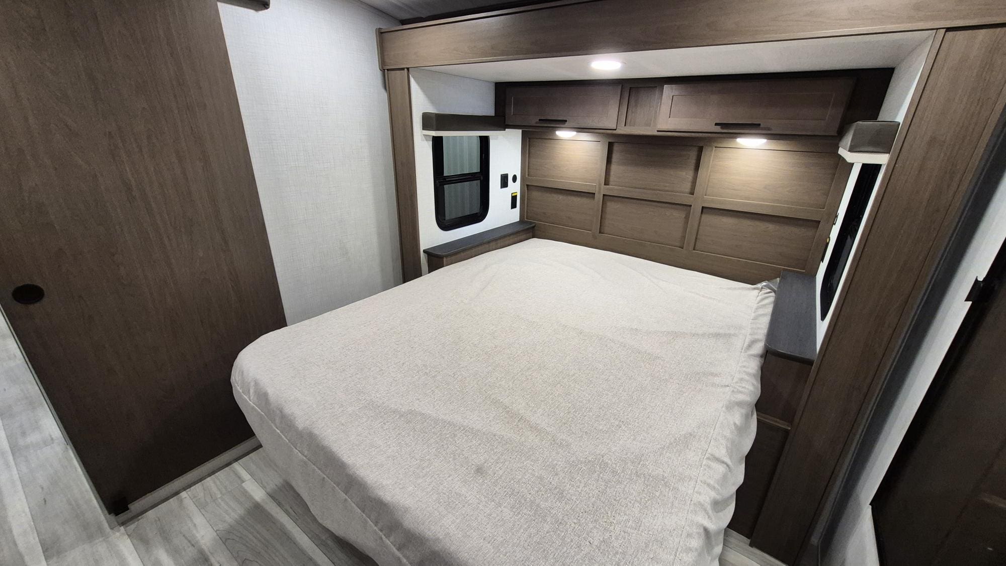 2026 COUGAR 33RLI by KEYSTONE - Image 16