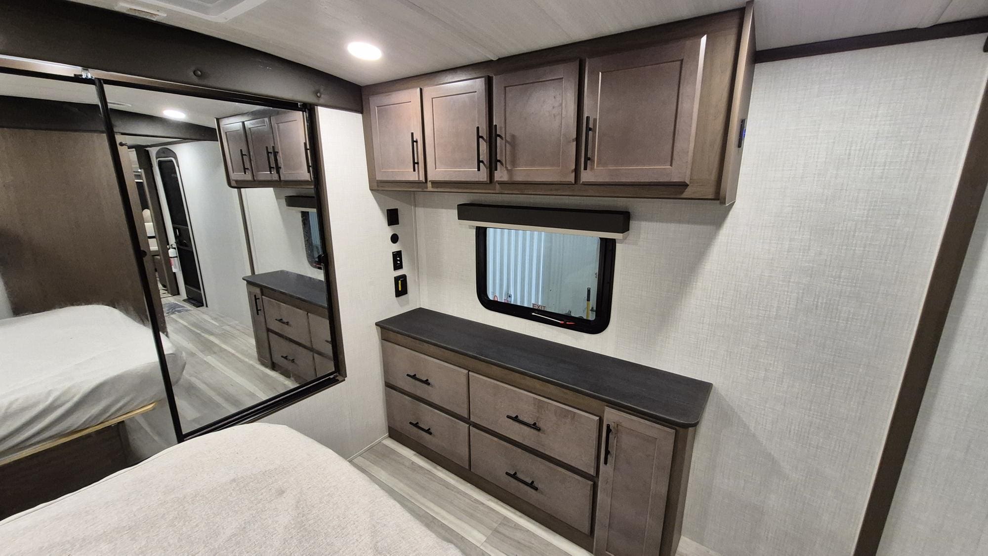 2026 COUGAR 33RLI by KEYSTONE - Image 18