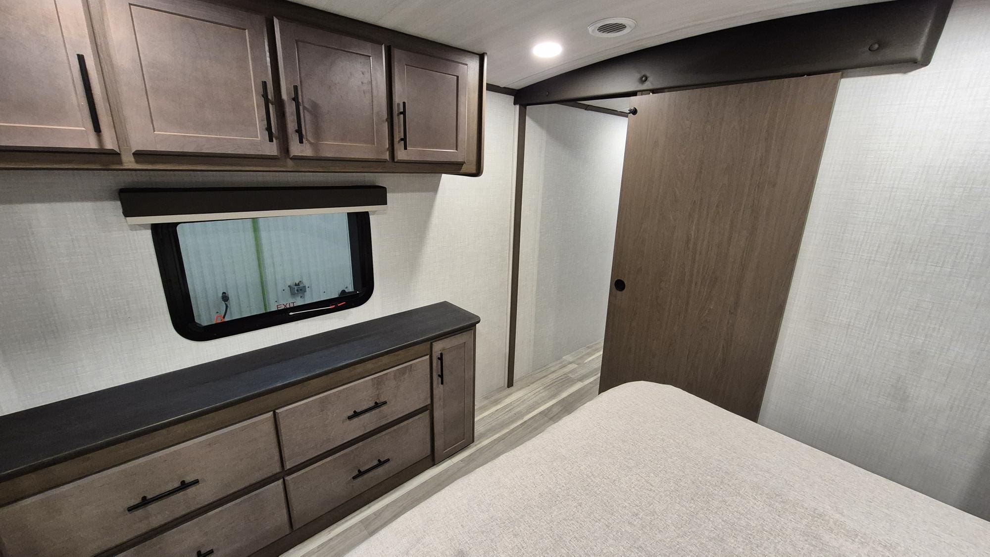 2026 COUGAR 33RLI by KEYSTONE - Image 19