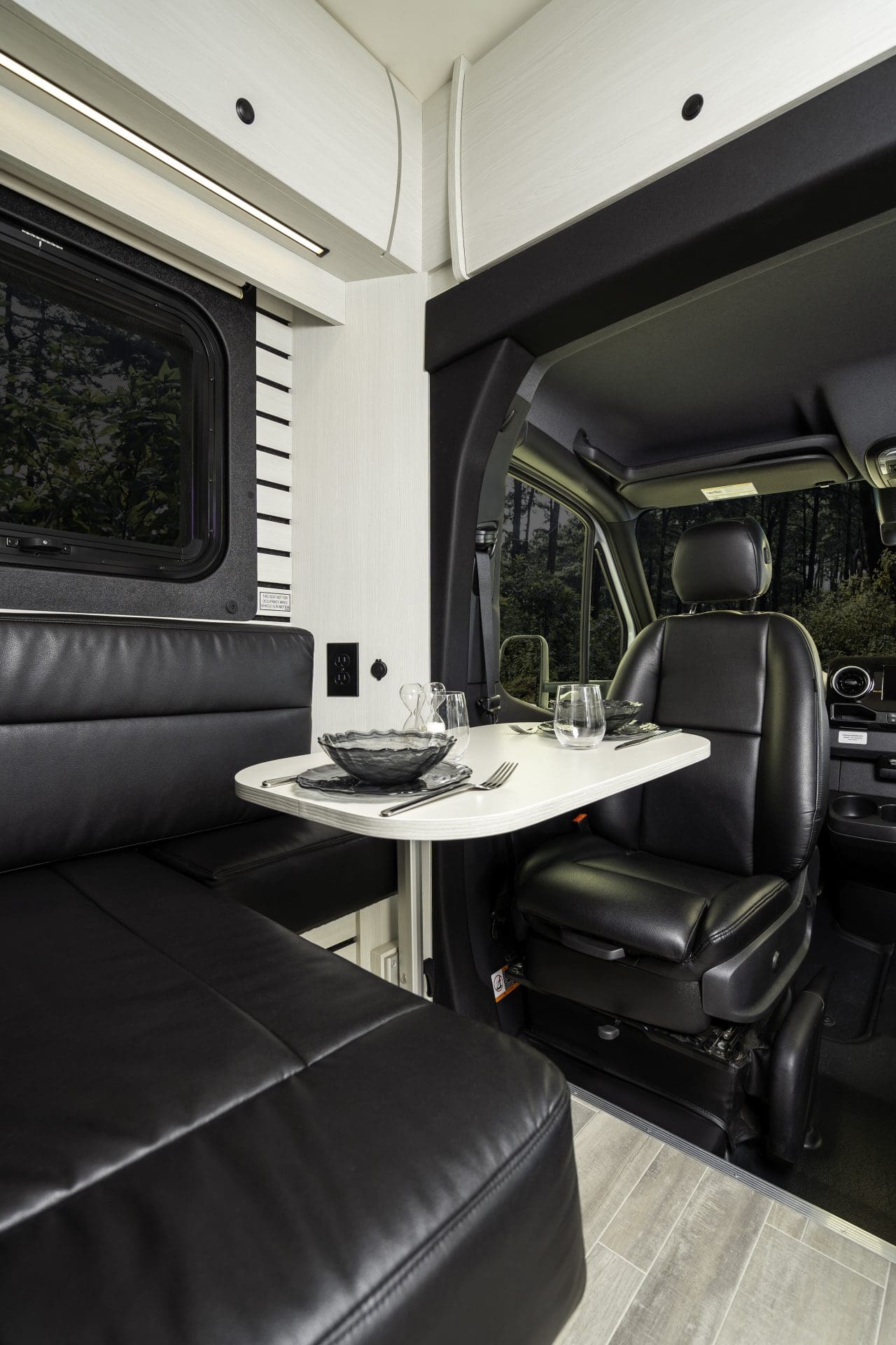 2026 PLEASURE-WAY PLATEAU XLRB by PLEASURE-WAY - Image 7