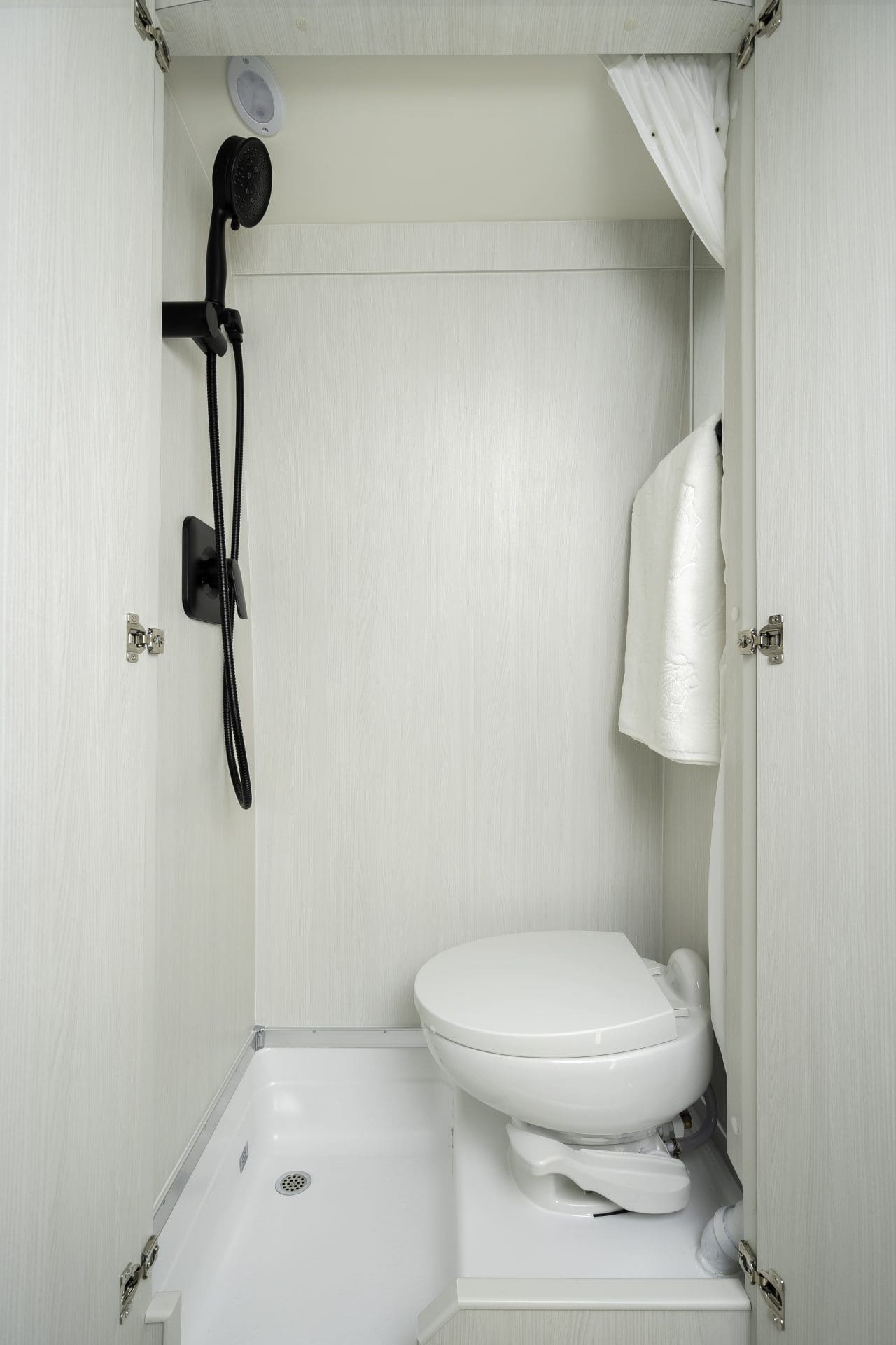 2026 PLEASURE-WAY PLATEAU FL by PLEASURE-WAY - Image 5