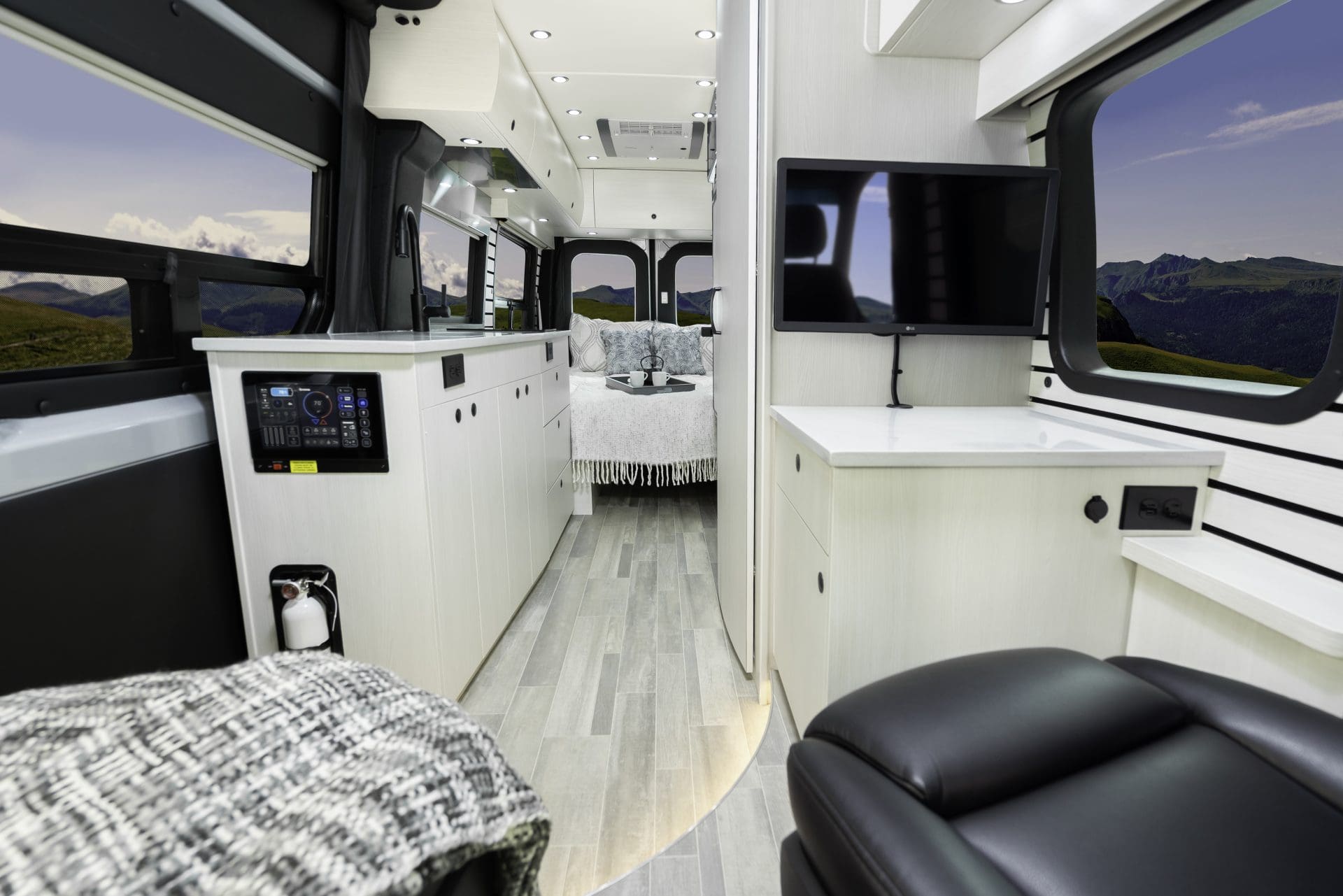 2026 PLEASURE-WAY PLATEAU FL by PLEASURE-WAY - Image 6