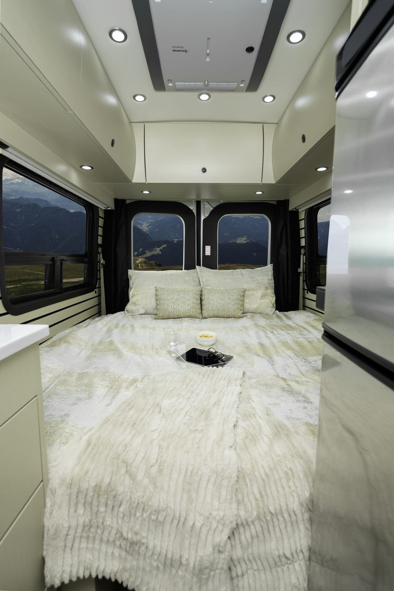 2026 PLEASURE-WAY PLATEAU TS by PLEASURE-WAY - Image 5