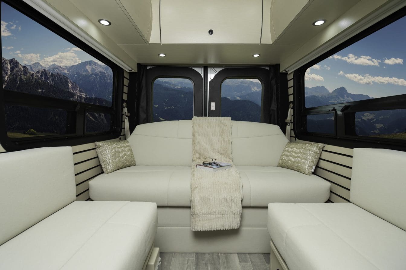 2026 PLEASURE-WAY PLATEAU TS by PLEASURE-WAY - Image 9