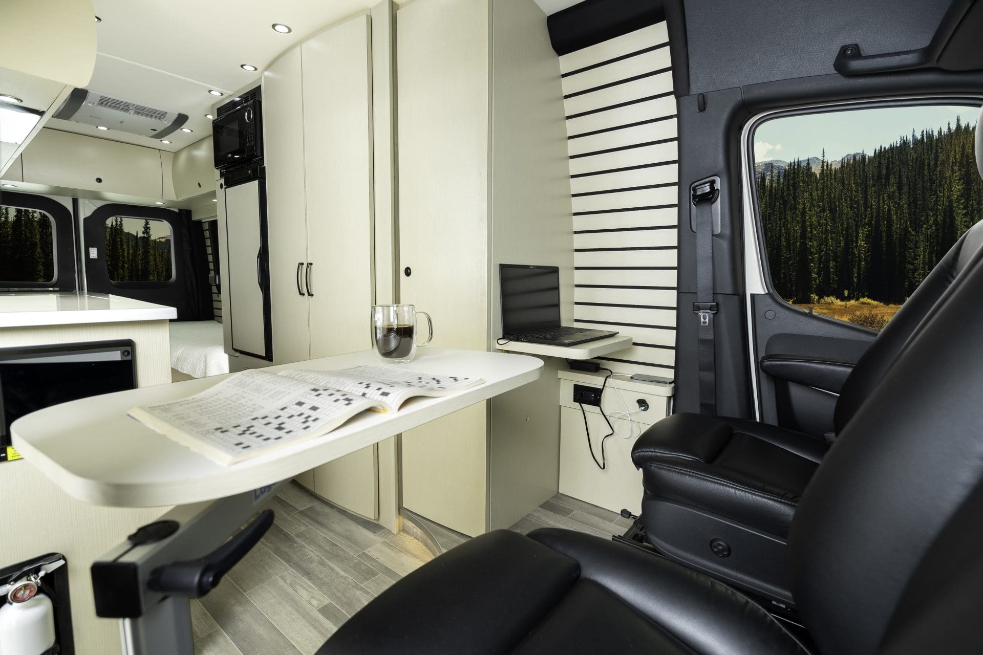 2025 PLEASURE-WAY PLATEAU TW by PLEASURE-WAY - Image 5