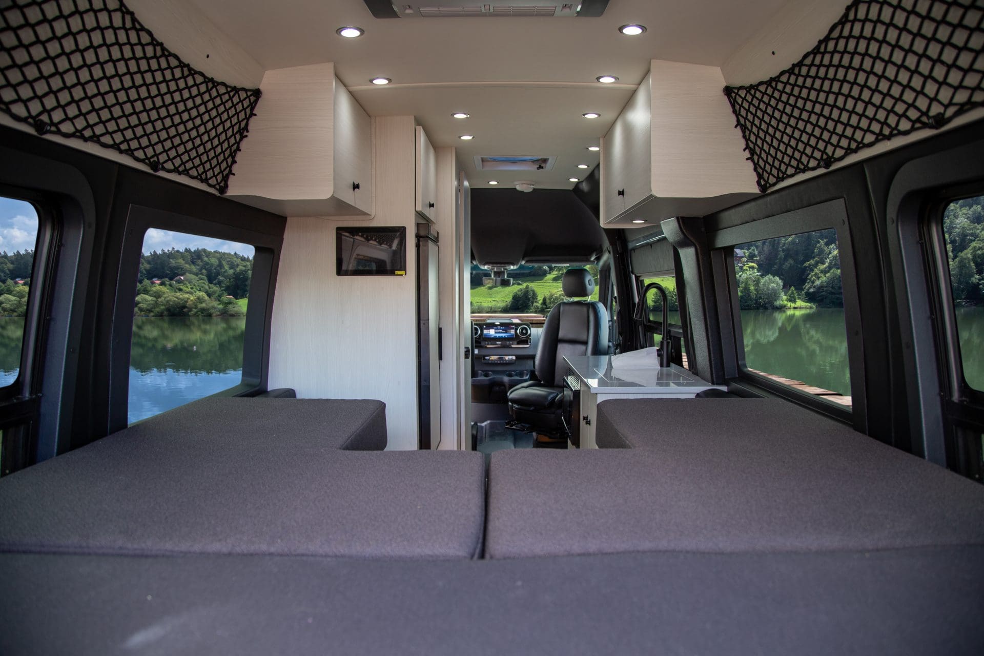 2026 PLEASURE-WAY PLATEAU RB by PLEASURE-WAY - Image 8