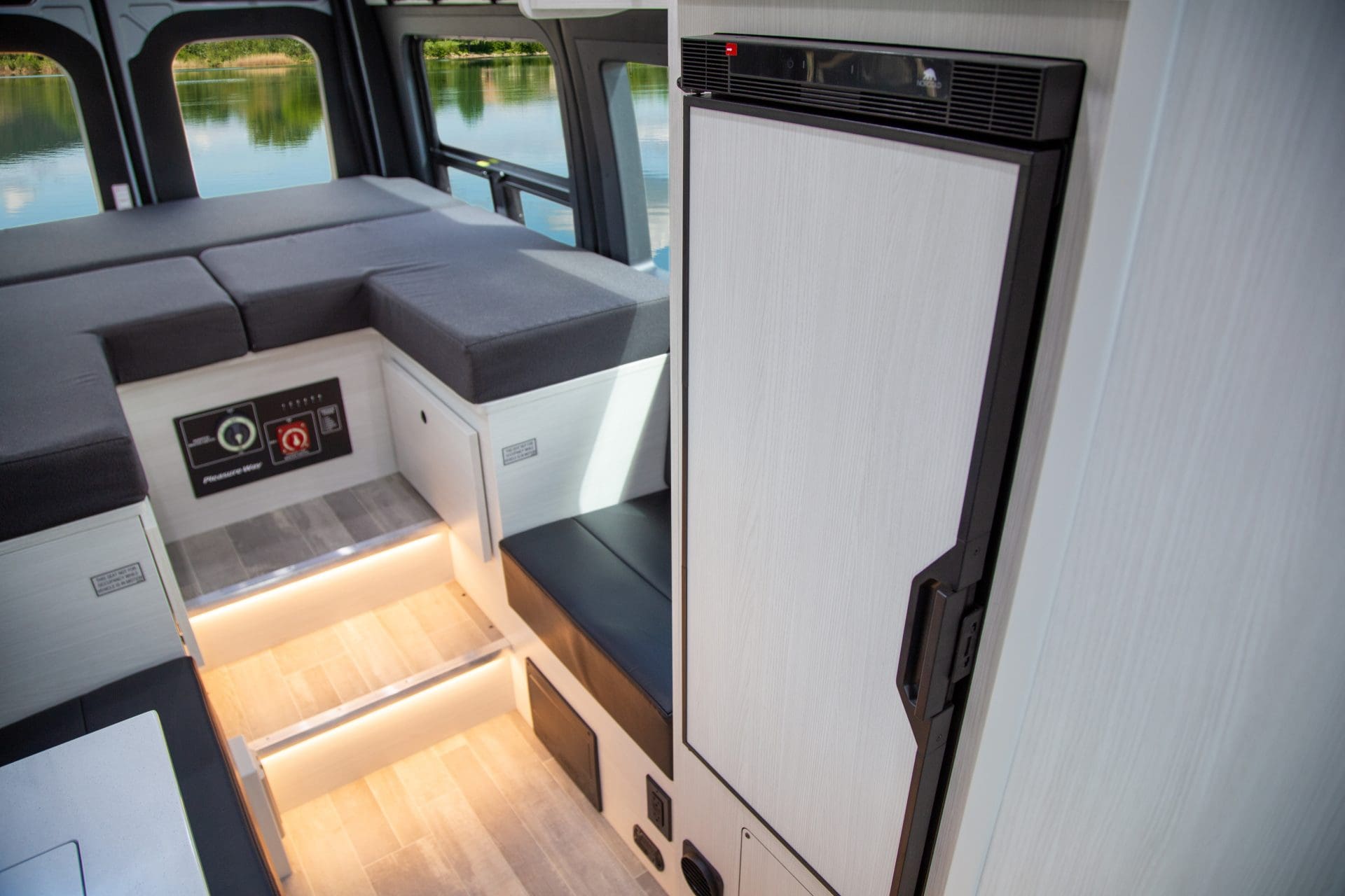 2026 PLEASURE-WAY PLATEAU RB by PLEASURE-WAY - Image 11