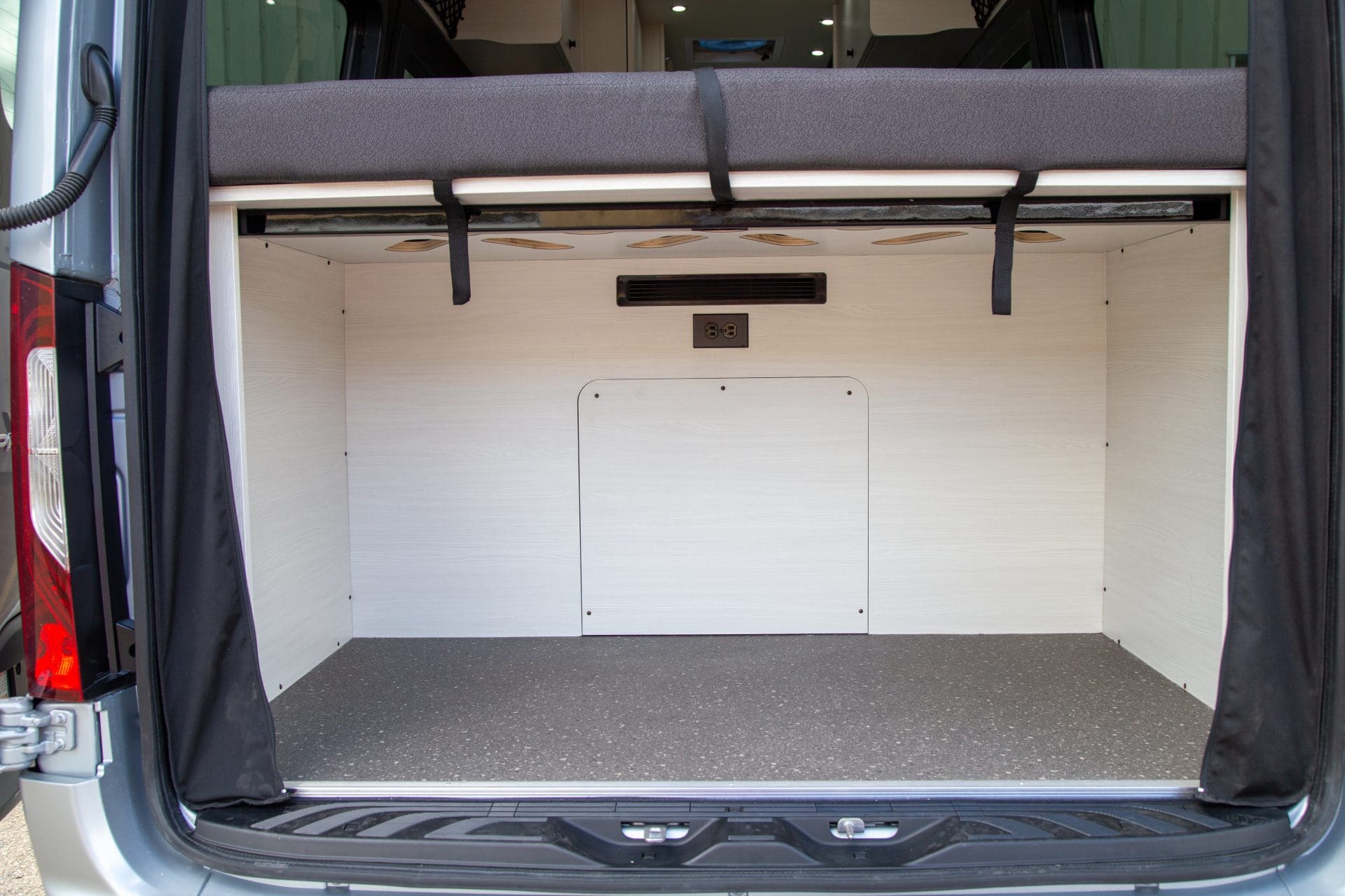 2026 PLEASURE-WAY PLATEAU RB by PLEASURE-WAY - Image 15