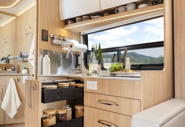 2026 UNITY U24MBL by TRIPLE E CANADA - Image 8