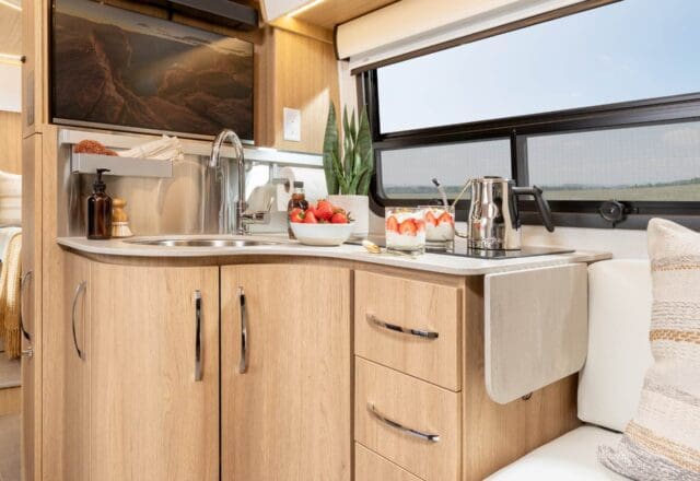 2026 UNITY U24TB by TRIPLE E CANADA - Image 6