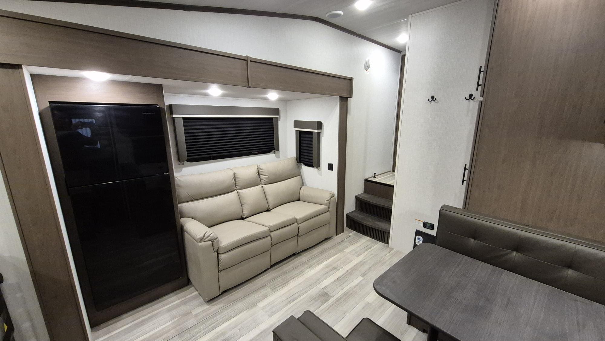 2026 COUGAR 2100RK by KEYSTONE - Image 6