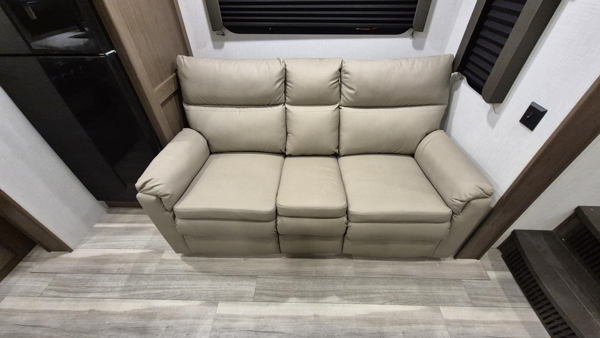 2026 COUGAR 2100RK by KEYSTONE - Image 10