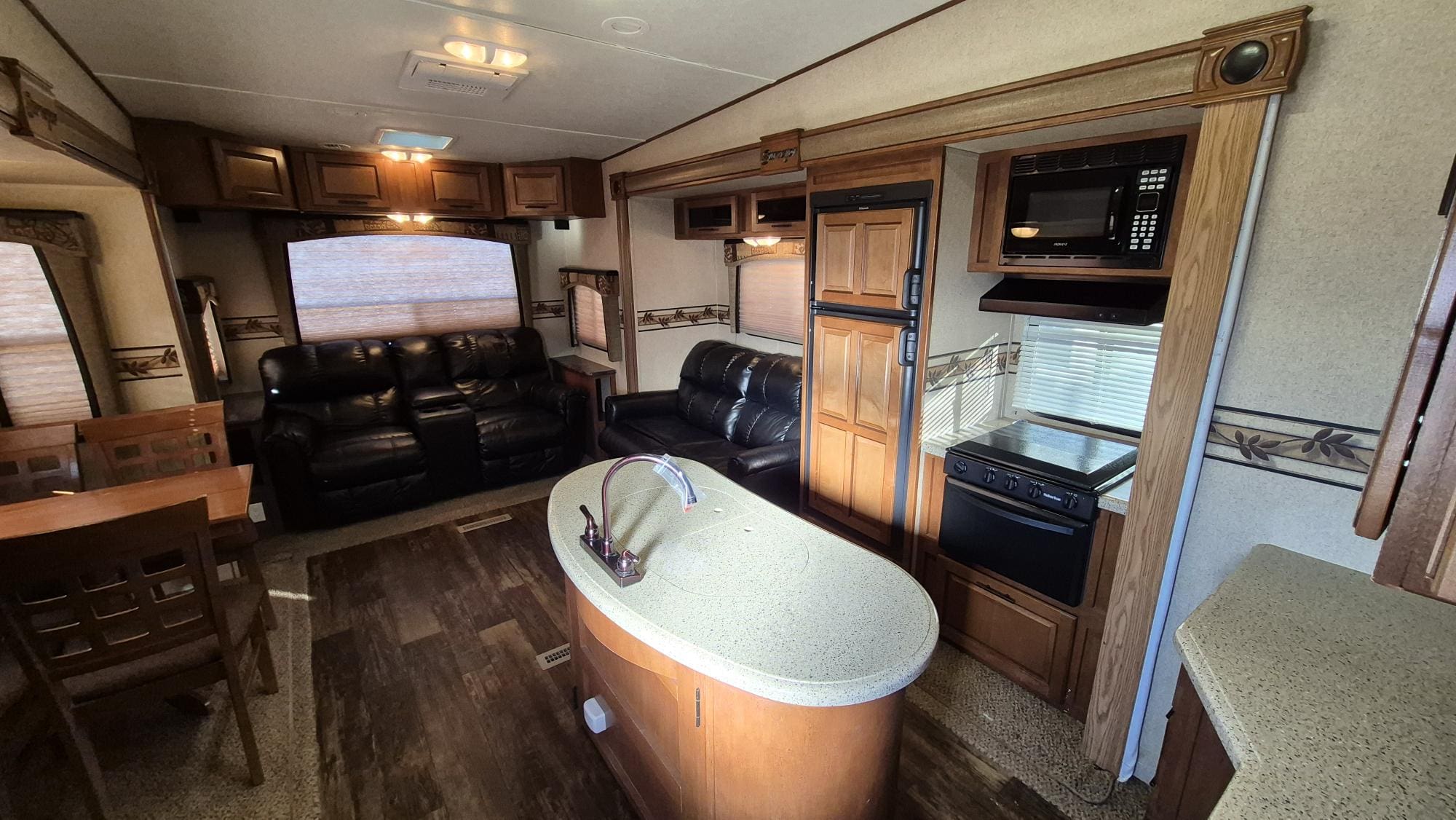 2014 SURVEYOR SVF293RLTS by FOREST RIVER - Image 6