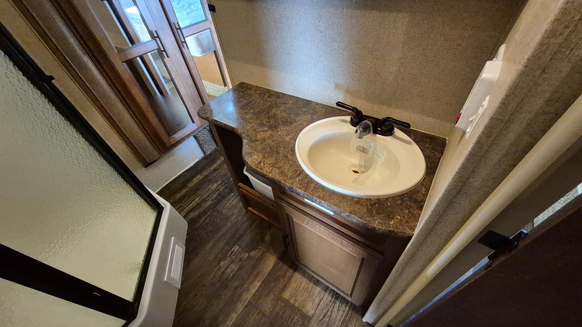 2014 SURVEYOR SVF293RLTS by FOREST RIVER - Image 21