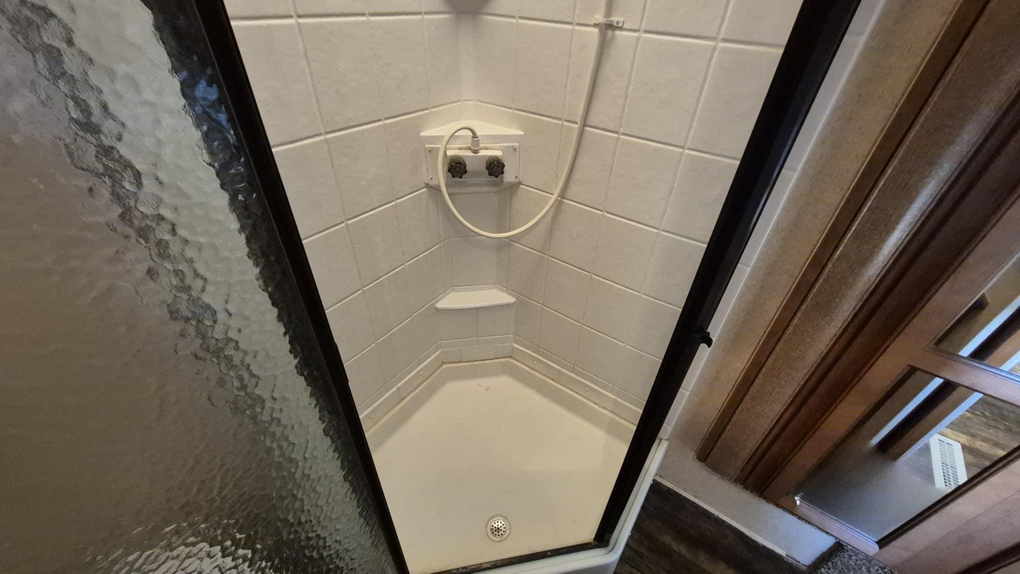 2014 SURVEYOR SVF293RLTS by FOREST RIVER - Image 23