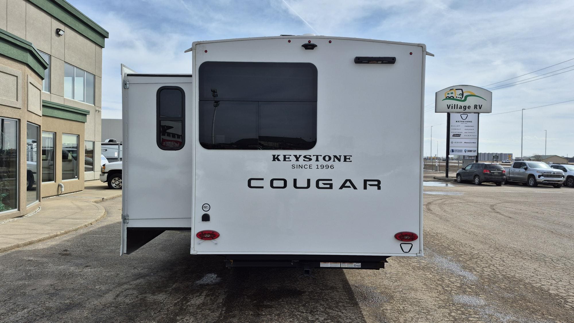 2026 COUGAR 2400RE by KEYSTONE - Image 5