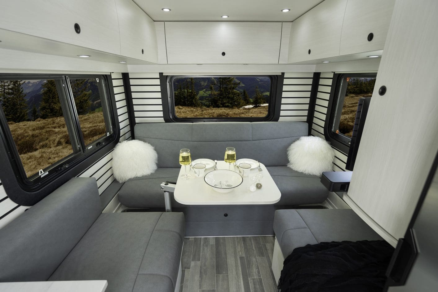 2026 PLEASURE-WAY PLATEAU XLTS by PLEASURE-WAY - Image 6