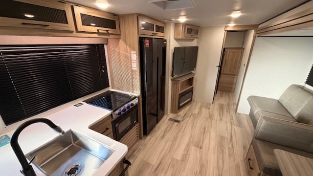 2026 COLEMAN 32BHS by KEYSTONE - Image 7